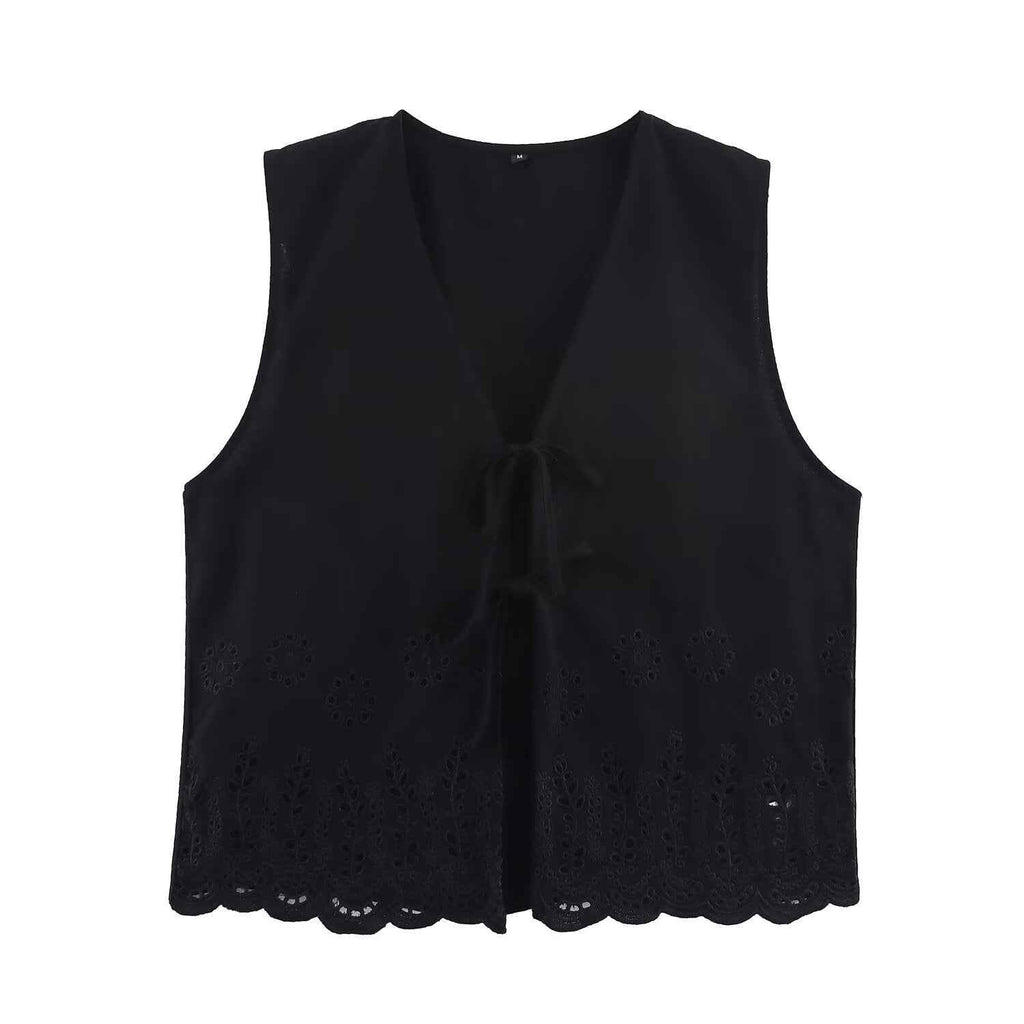 Estelle Vaucourt  | Broderie Anglaise Tie-Front Top