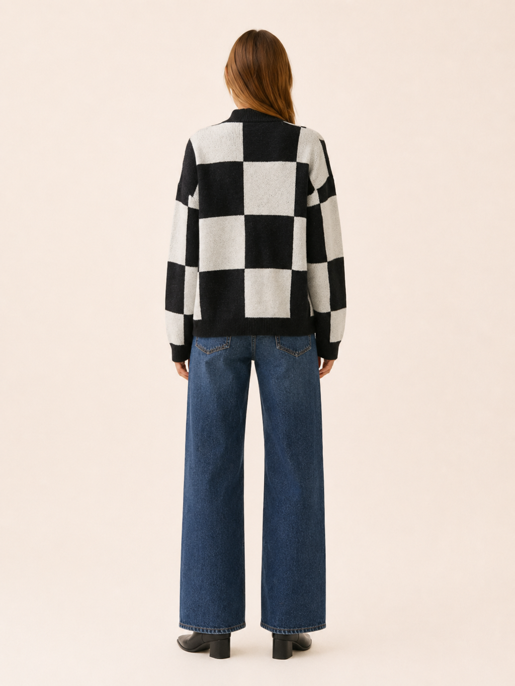 Inès Bellecour | Checked Cardigan with V-Neck and Button Front