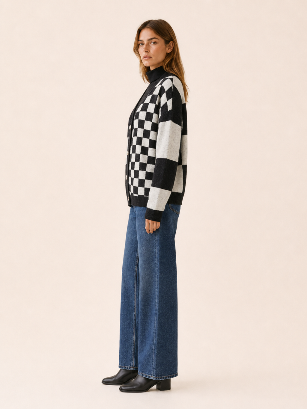Inès Bellecour | Checked Cardigan with V-Neck and Button Front