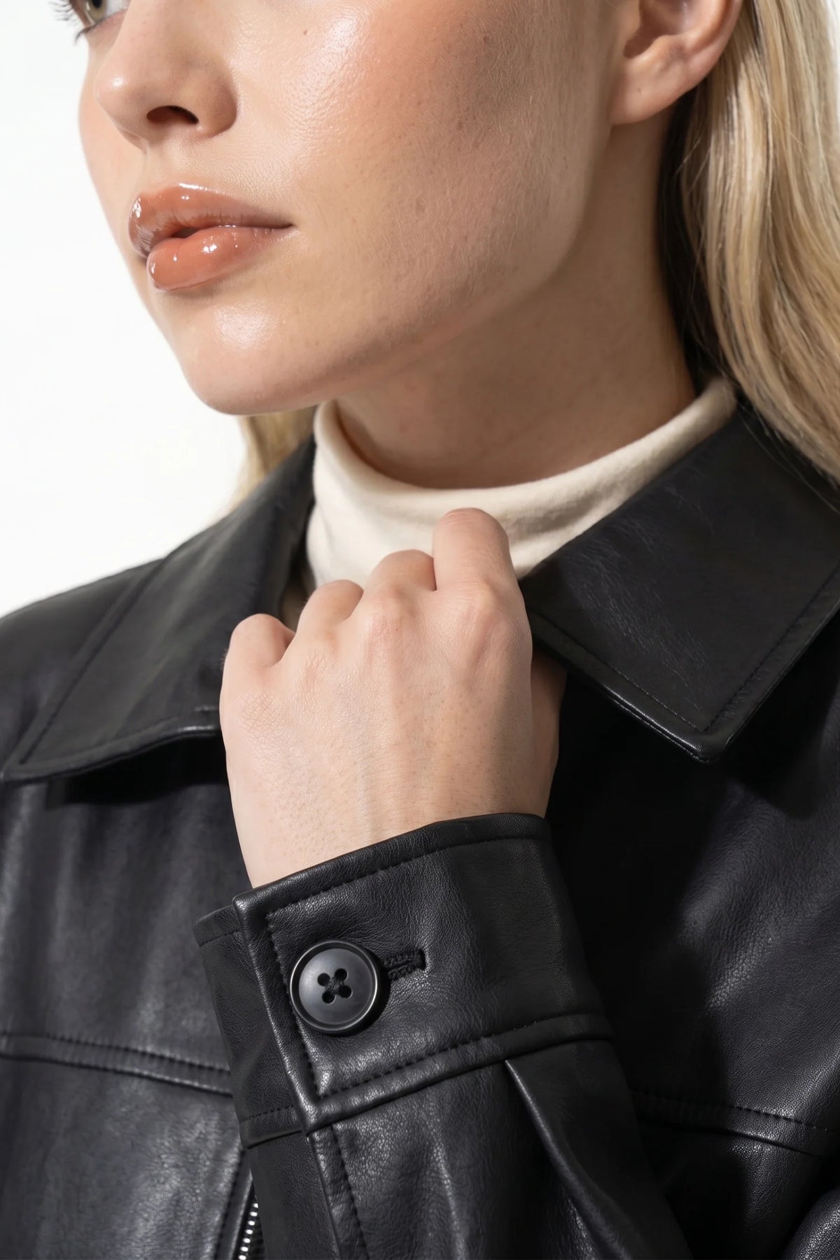 Lison Delmas | Women’s Winter Versatile Black Oversized Leather Jacket