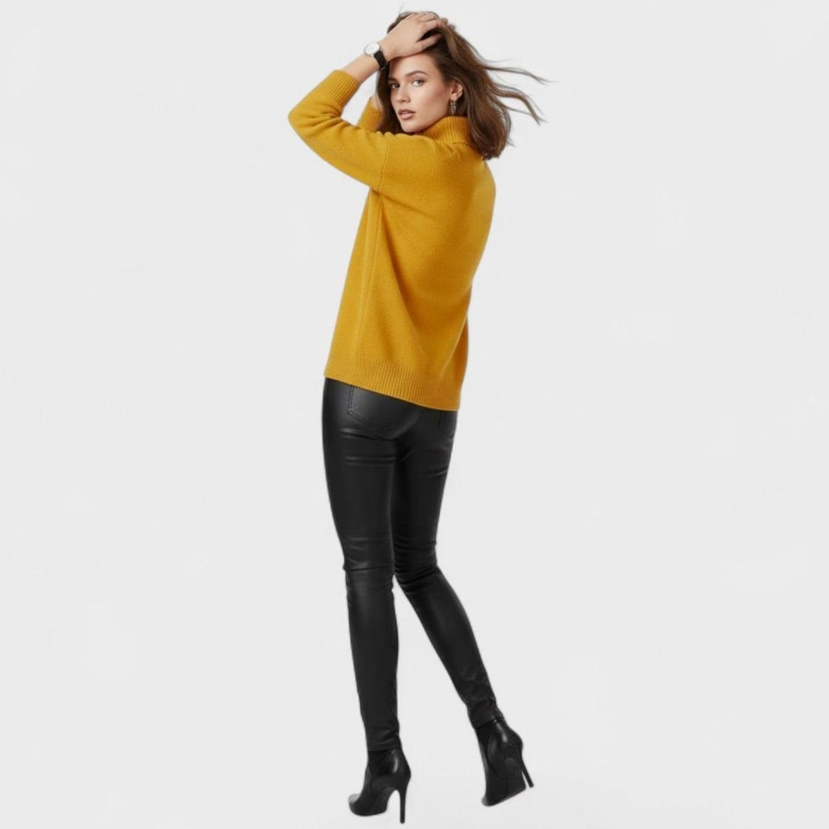 Cléo Sorel | Women's Oversized Chunky Turtleneck Knit Sweater