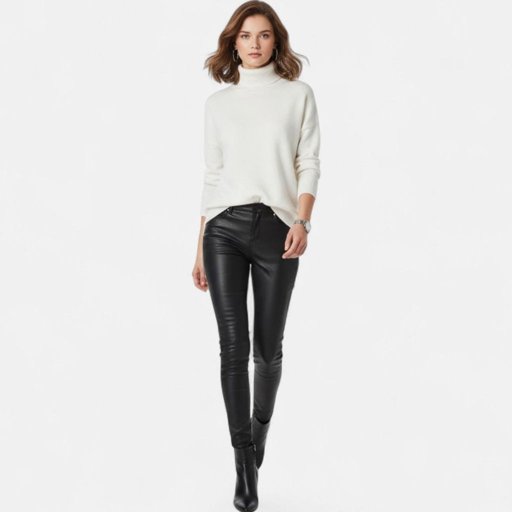 Cléo Sorel | Women's Oversized Chunky Turtleneck Knit Sweater