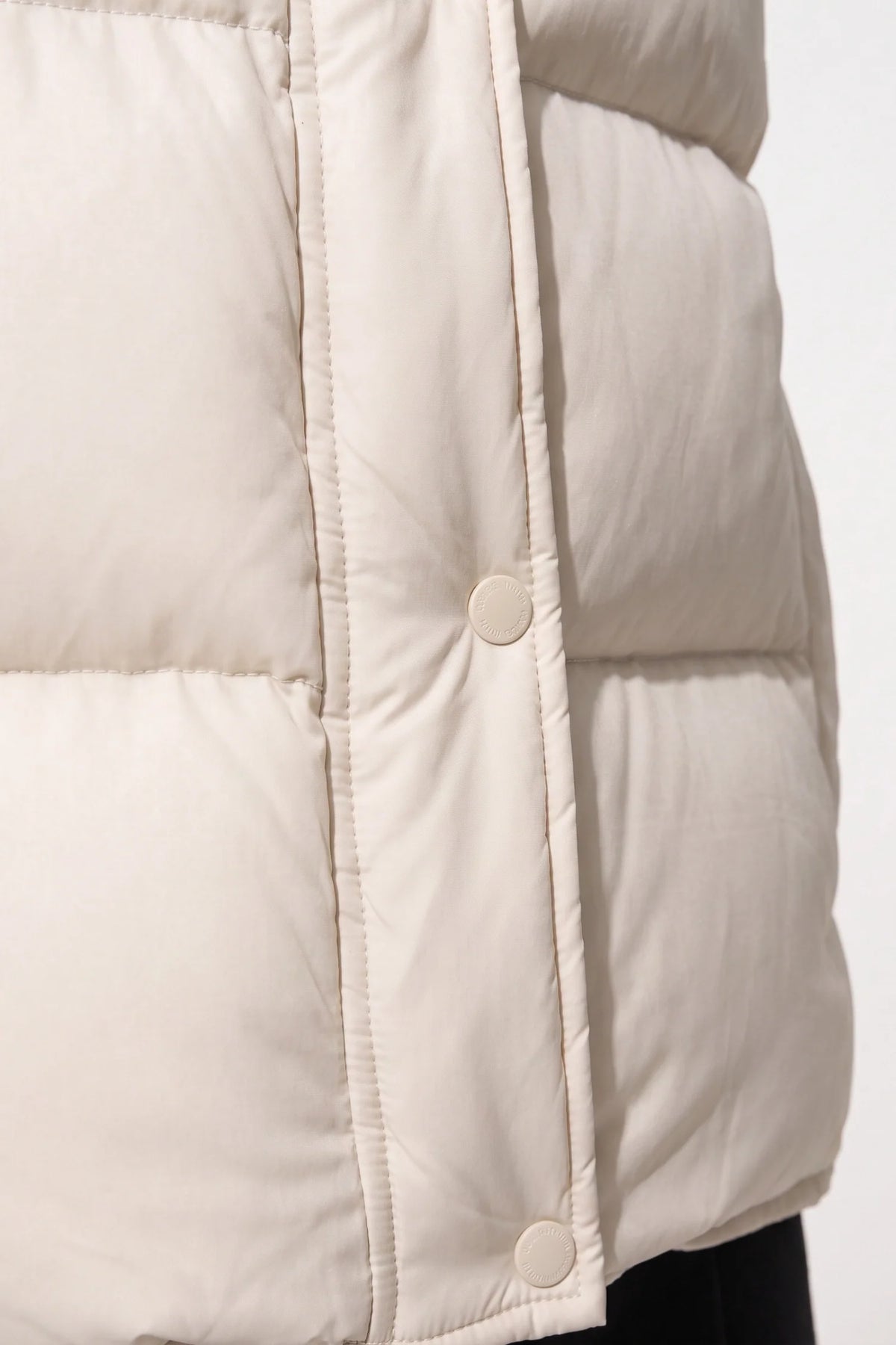 Coline Coulomb | Women’s Winter Warm Hooded Puffer Jacket with Relaxed Cropped Fit