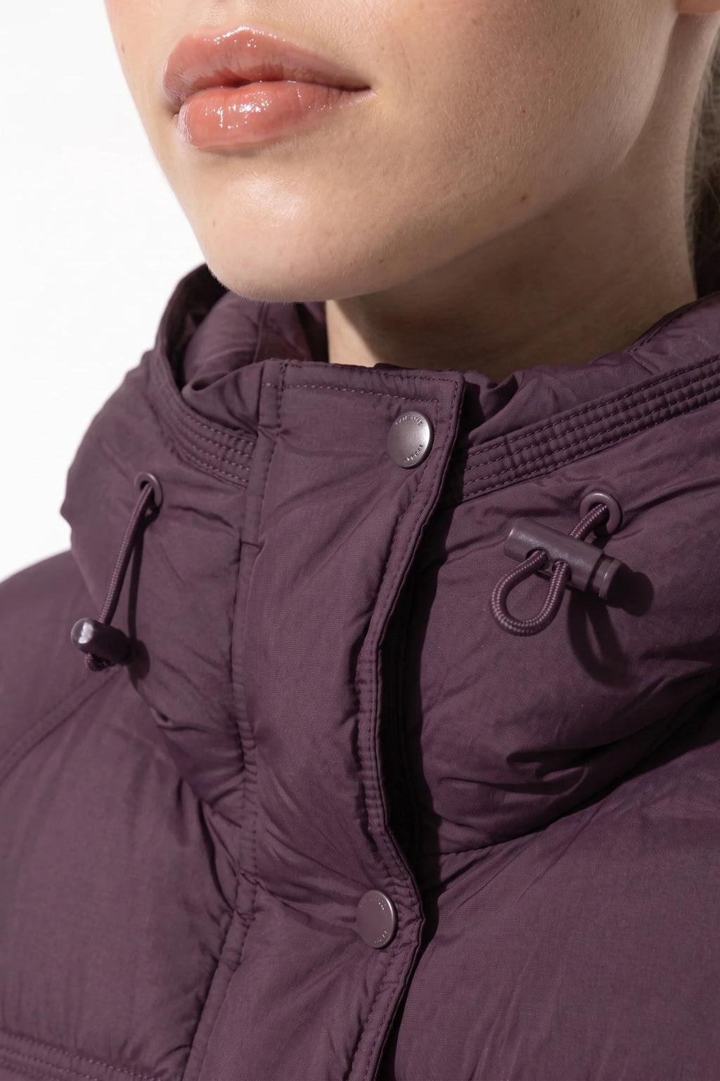 Coline Coulomb | Women’s Winter Warm Hooded Puffer Jacket with Relaxed Cropped Fit